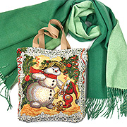 Новогодний набор: Сумка для подарков Снеговик и компания 33х33 см + Палантин Теплый Подарок Зеленый (Шерсть 50%, Акрил 50%)