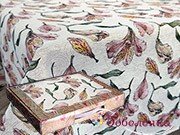 Скатерть Лилия с золотым люрексом (гобеленоваяМВГО 150х160 +/- 5 см) Скатерть Лилия с золотым люрексом (гобеленоваяМВГО 150х160 +/- 5 см)