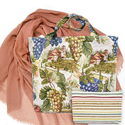 Набор подарочный:Сумка шоппер большая Виноградники Прованса (без молнии и подкладки) 48х37х13 см, гобелен + Палантин Бриз №51 (карамельный) 92х180 см (Хлопок 100%) + Косметичка на молнии гобелен Утренняя мелодия 14х20 см